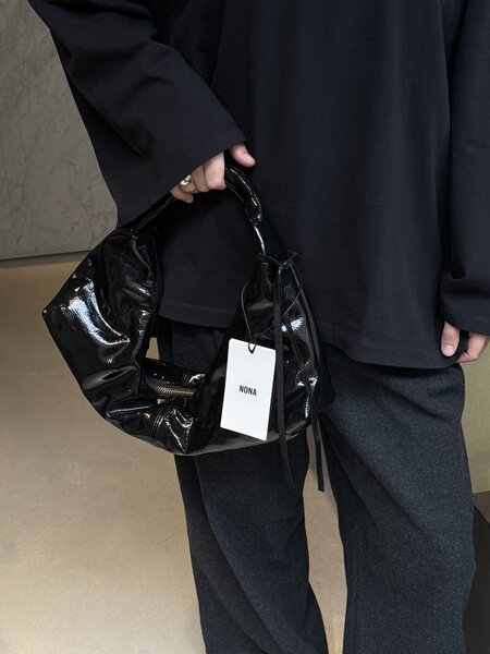Nona Slouchy shoulder bag - Patent Black
