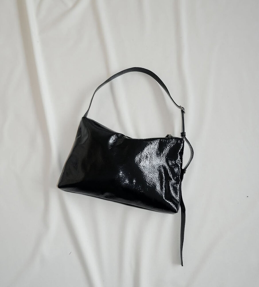 Nona zip pocket bag - crushed patent black